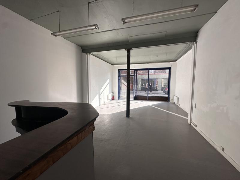 Fonds de commerce - Magasins - 54 m²