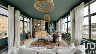 Maison - 213 m² - 9 pièces