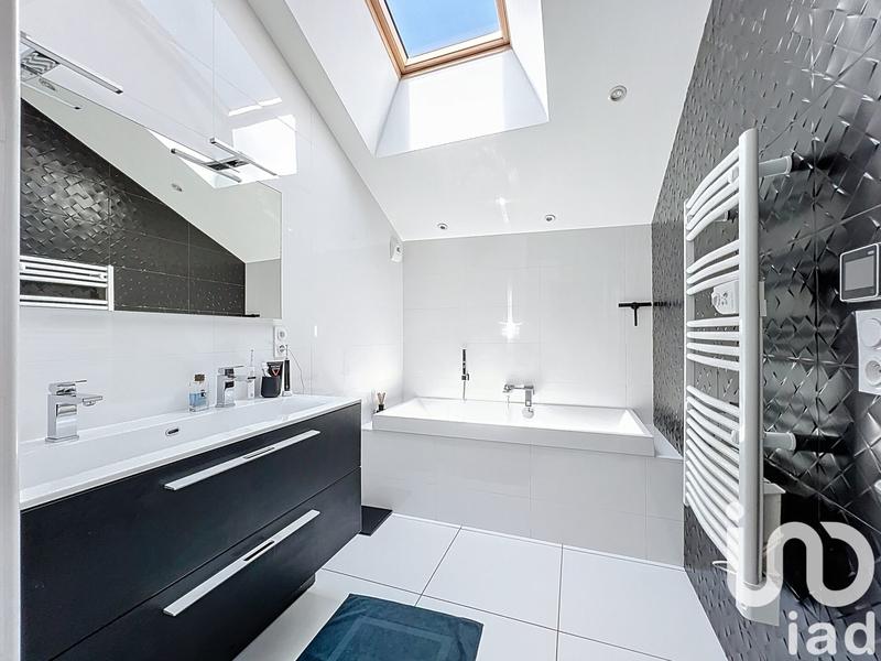 Appartement - 191 m² - 6 pièces