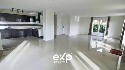 Maison - 331 m² - 7 pièces