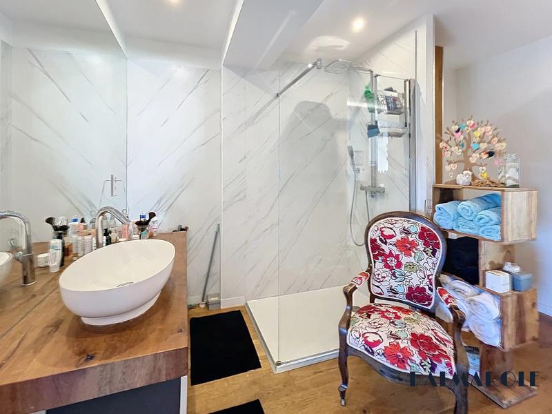 Appartement - 97 m² - 3 pièces