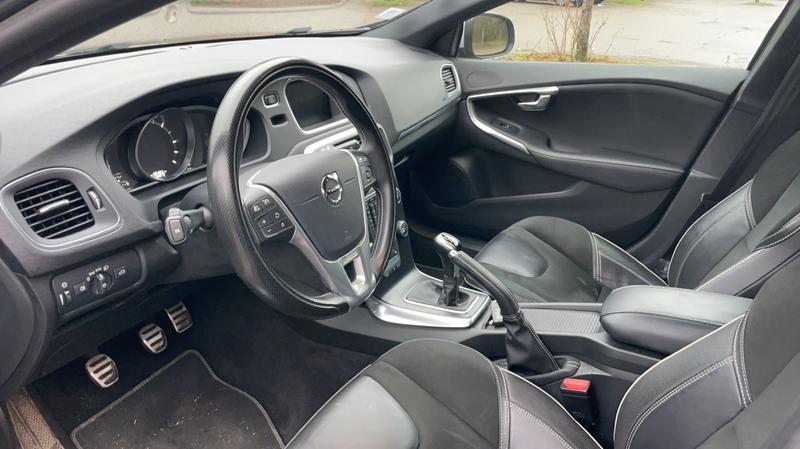 Volvo V40 2.0 D2 AdBlue120 R-Design - Entretien constructeur