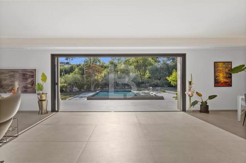 Villa - 326 m² - 9 pièces