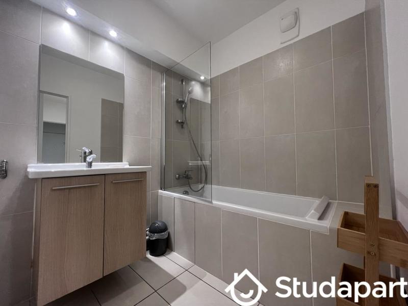 Chambre - 11 m² - 1 pièce