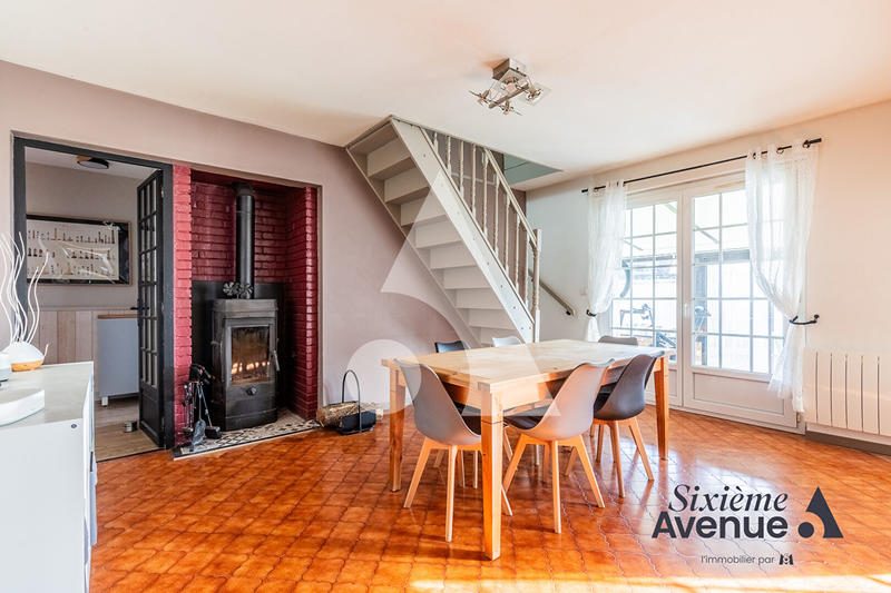 Maison - 121 m² - 6 pièces