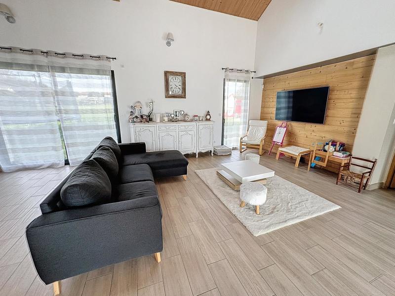 Maison - 184 m² - 7 pièces