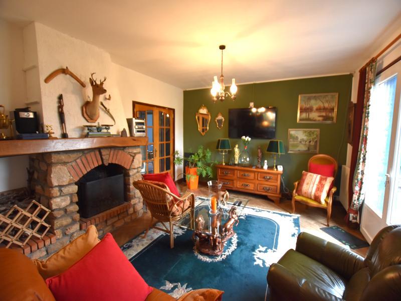 Maison - 263 m² - 9 pièces