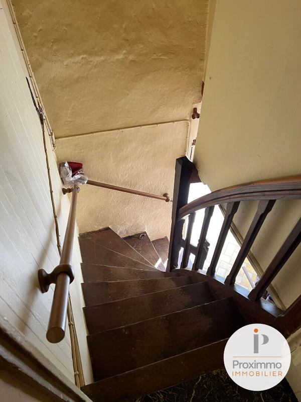 Maison - 340 m² - 13 pièces