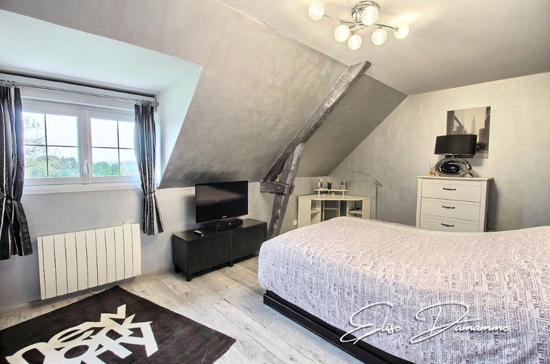 Maison - 216 m² - 6 pièces