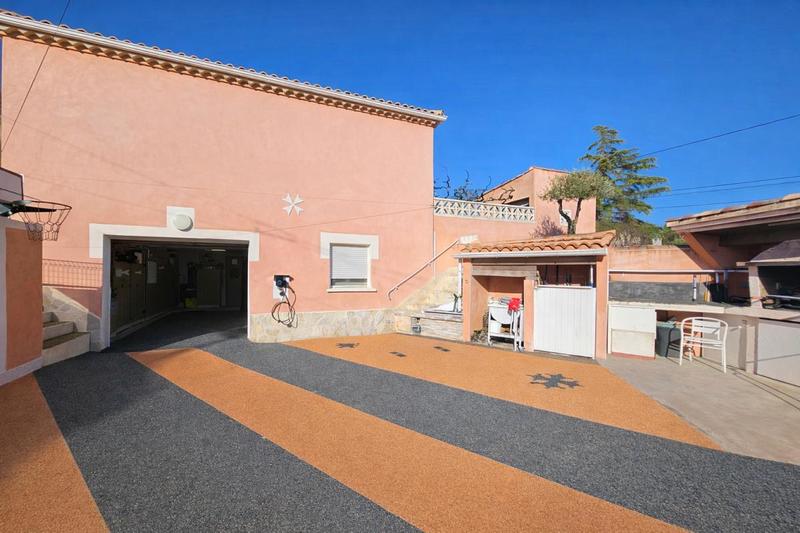 Villa - 200 m² - 7 pièces