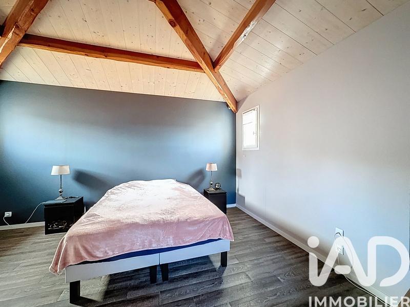 Maison - 219 m² - 8 pièces