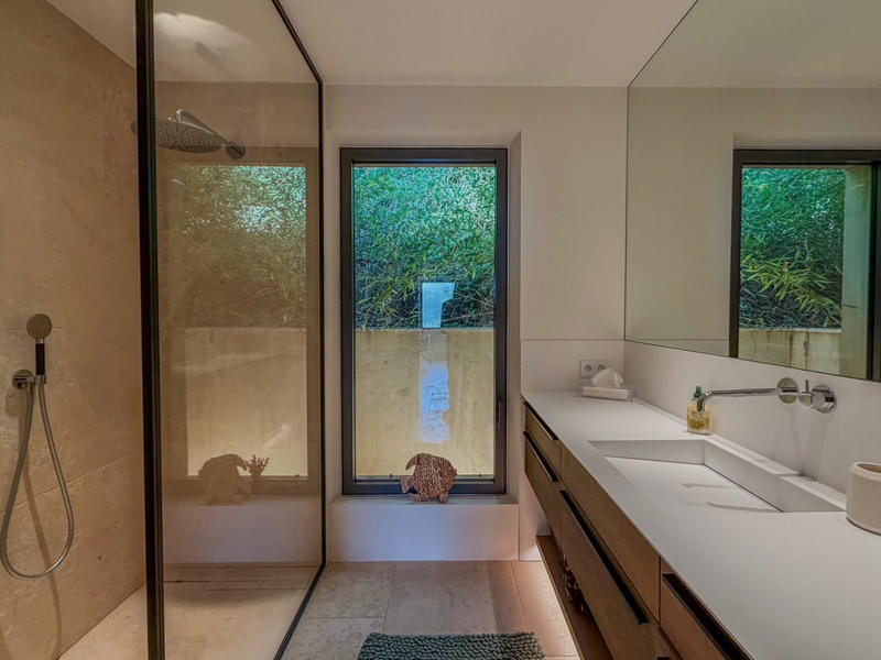 Maison traditionnelle - 245 m² - 5 pièces