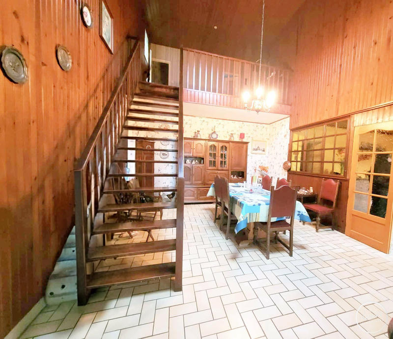 Maison ancienne - 195 m² - 8 pièces