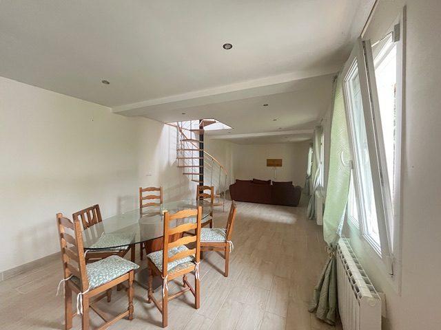 Maison - 100 m² - 6 pièces