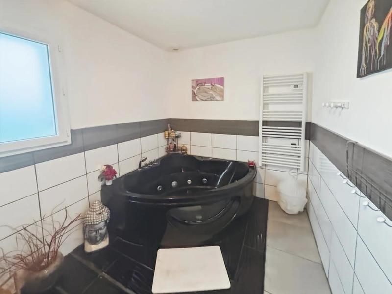 Maison - 147 m² - 7 pièces