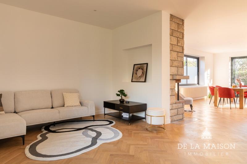 Maison - 208 m² - 8 pièces