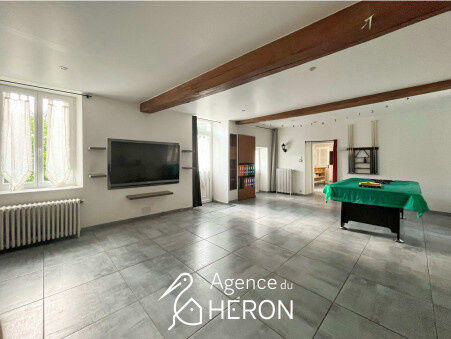 Maison - 196 m² - 7 pièces