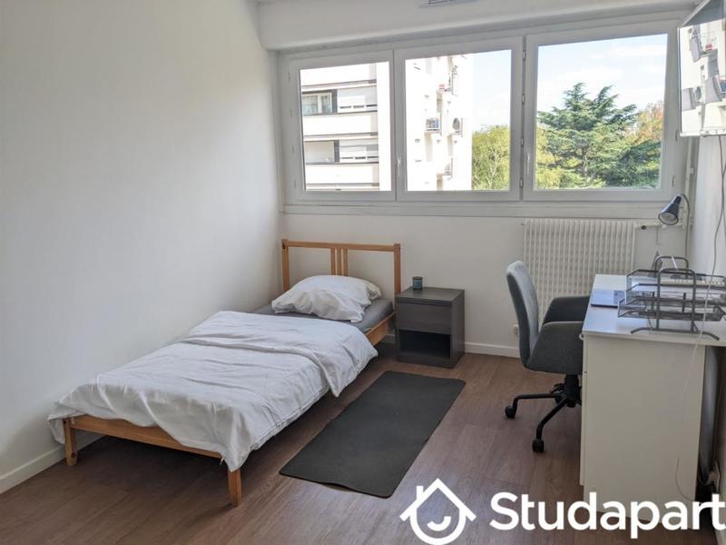 Chambre - 11 m² - 1 pièce