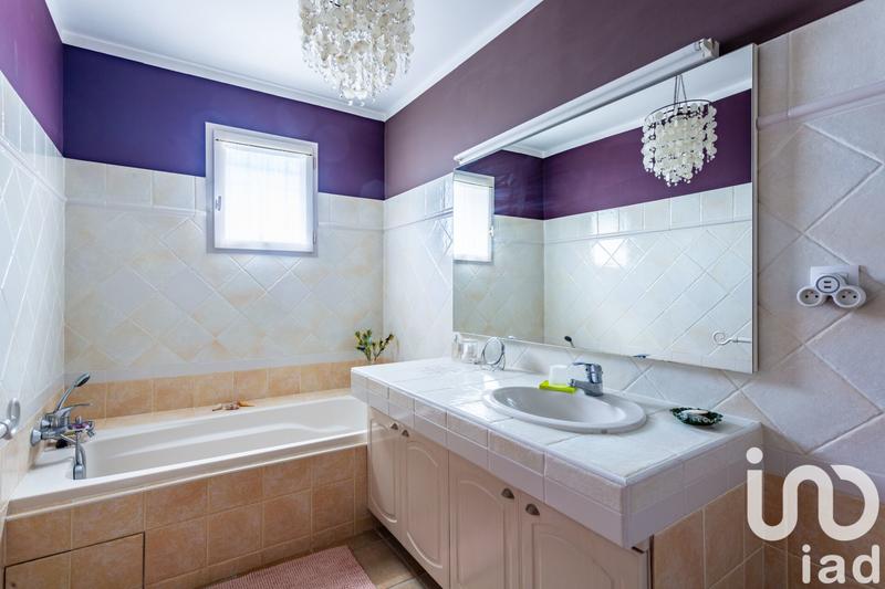 Maison - 255 m² - 7 pièces