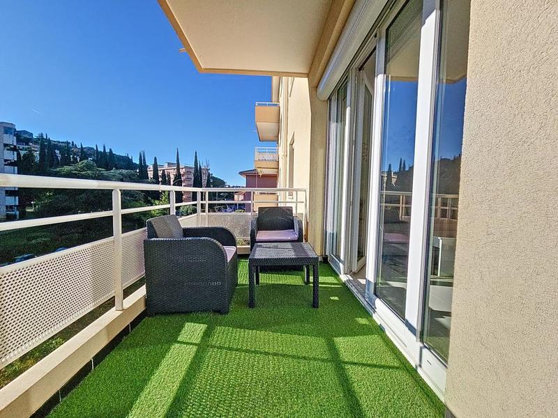 Appartement - 99 m² - 4 pièces