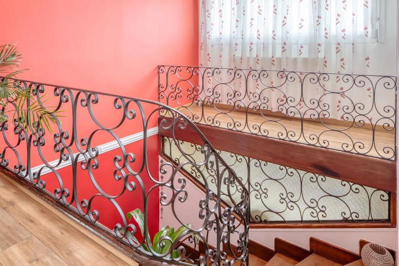 Maison - 225 m² - 6 pièces