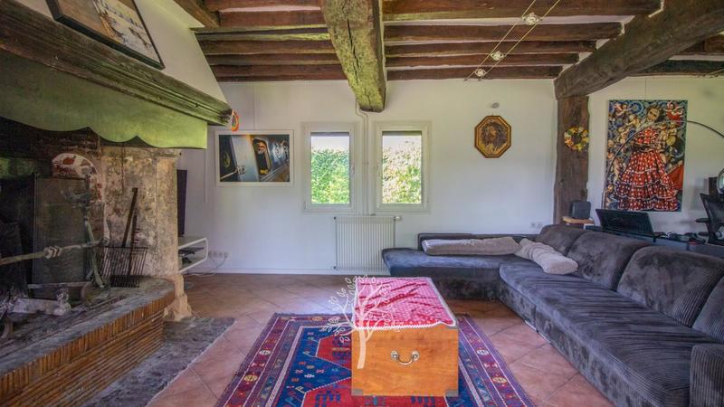 Maison - 240 m² - 6 pièces