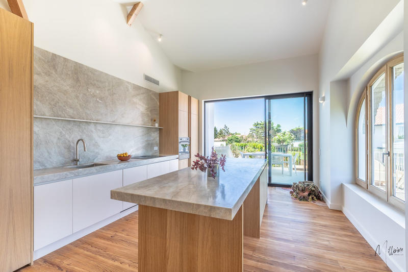 Maison - 187 m² - 7 pièces