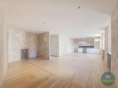 Appartement - 90 m² - 4 pièces