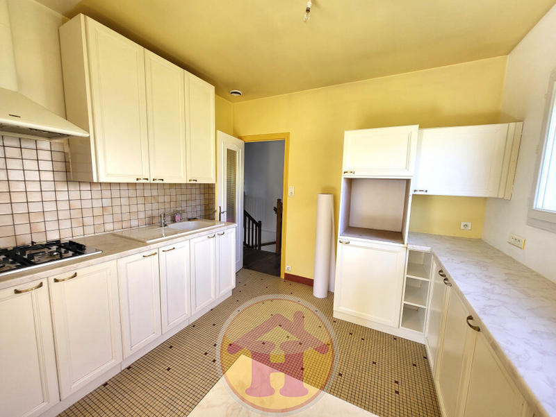 Maison - 99 m² - 5 pièces