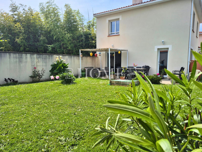 Maison - 102 m² - 5 pièces