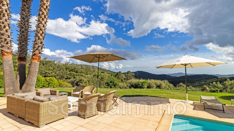 Maison - 180 m² - 5 pièces