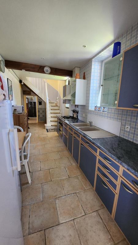 Maison - 270 m² - 16 pièces