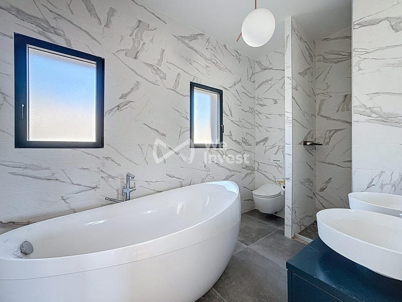 Villa - 200 m² - 8 pièces