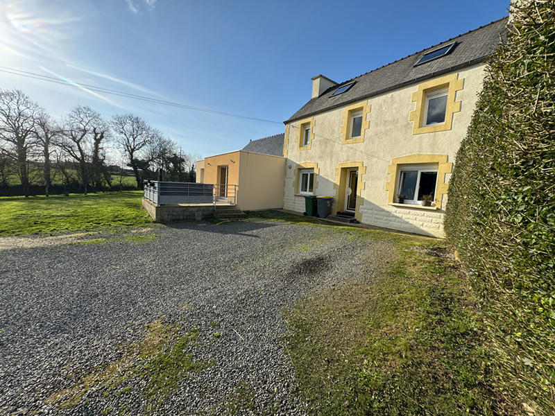 Maison - 150 m² - 8 pièces