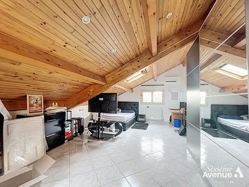 Maison - 194 m² - 8 pièces