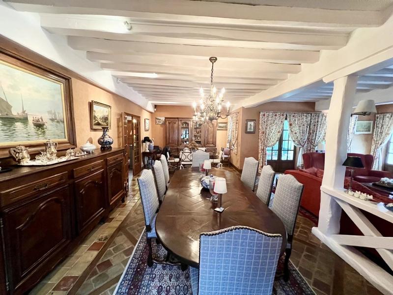 Maison - 213 m² - 7 pièces