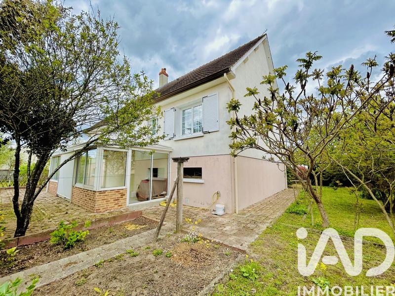 Maison - 202 m² - 8 pièces