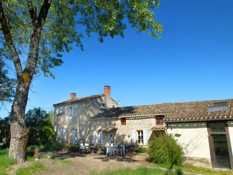 Maison - 284 m² - 8 pièces