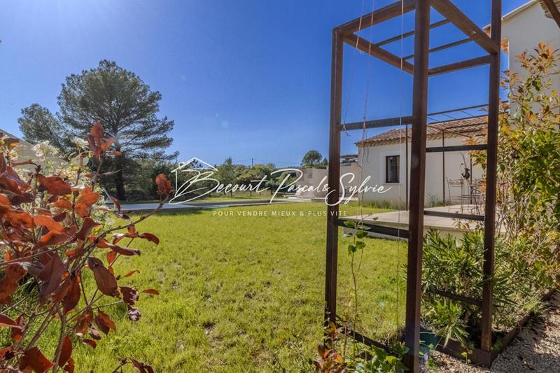 Maison - 180 m² - 7 pièces