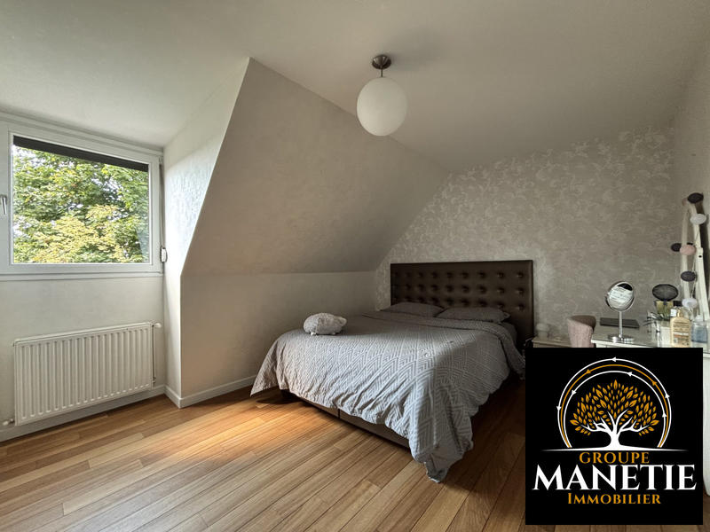 Maison - 210 m² - 7 pièces