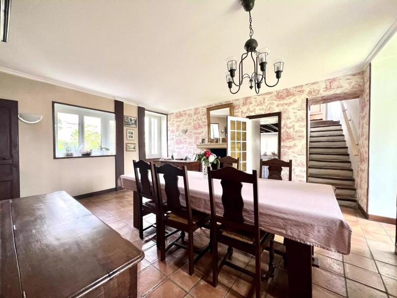 Maison - 148 m² - 9 pièces