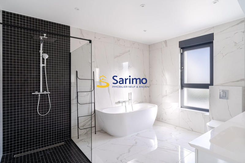 Maison contemporaine - 250 m² - 7 pièces