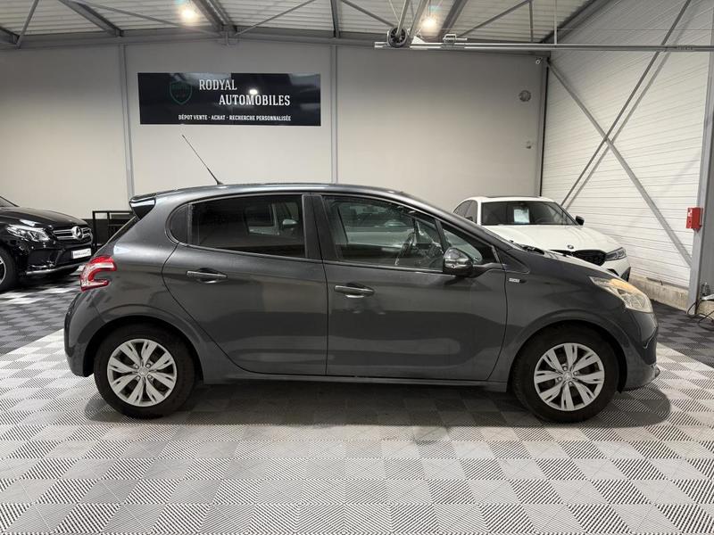 Peugeot 208 1.6 e-HDi Style 5p