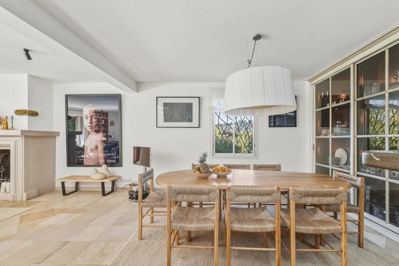 Villa - 277 m² - 9 pièces