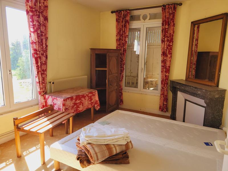 Château - 1 327 m² - 50 pièces