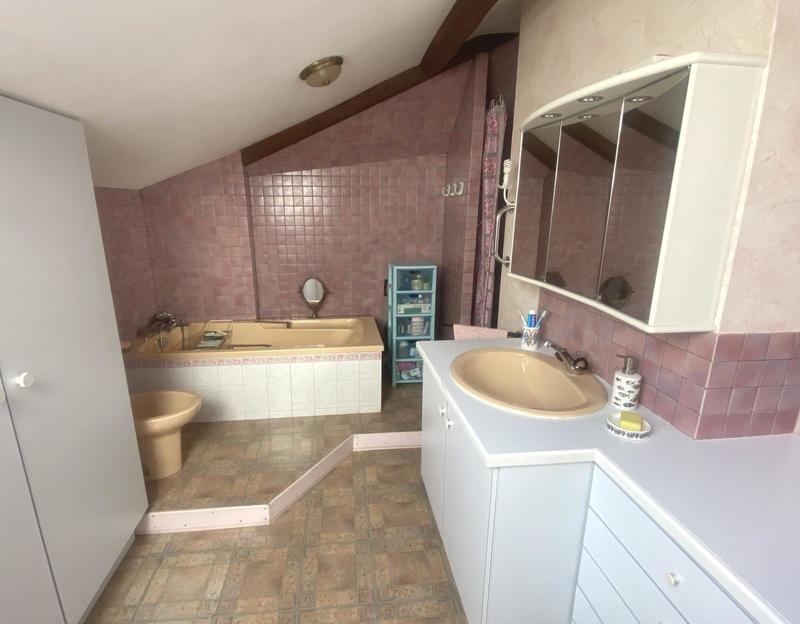 Appartement - 182 m² - 6 pièces