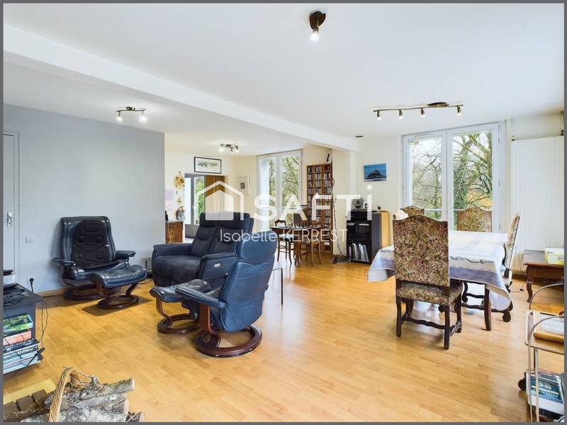 Maison - 260 m² - 8 pièces