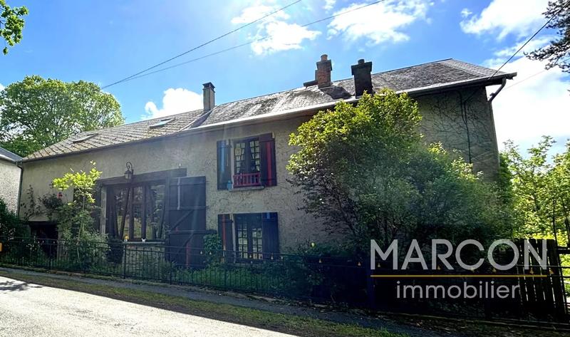 Propriété - 225 m²