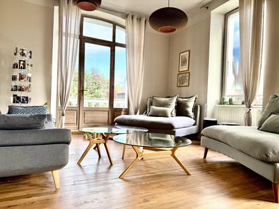 Maison - 226 m² - 9 pièces