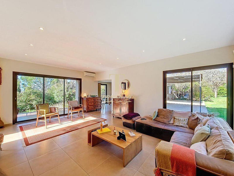 Villa - 215 m² - 7 pièces